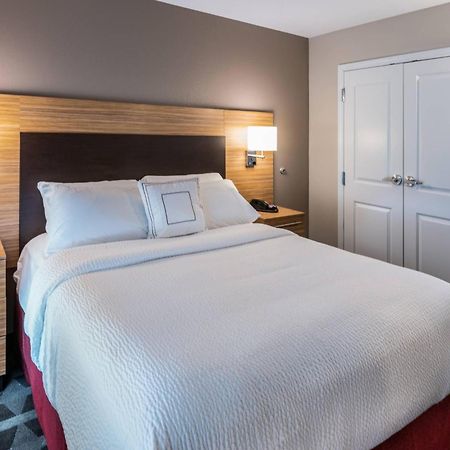 Towneplace Suites By Marriott Milwaukee Oak Creek Exterior photo
