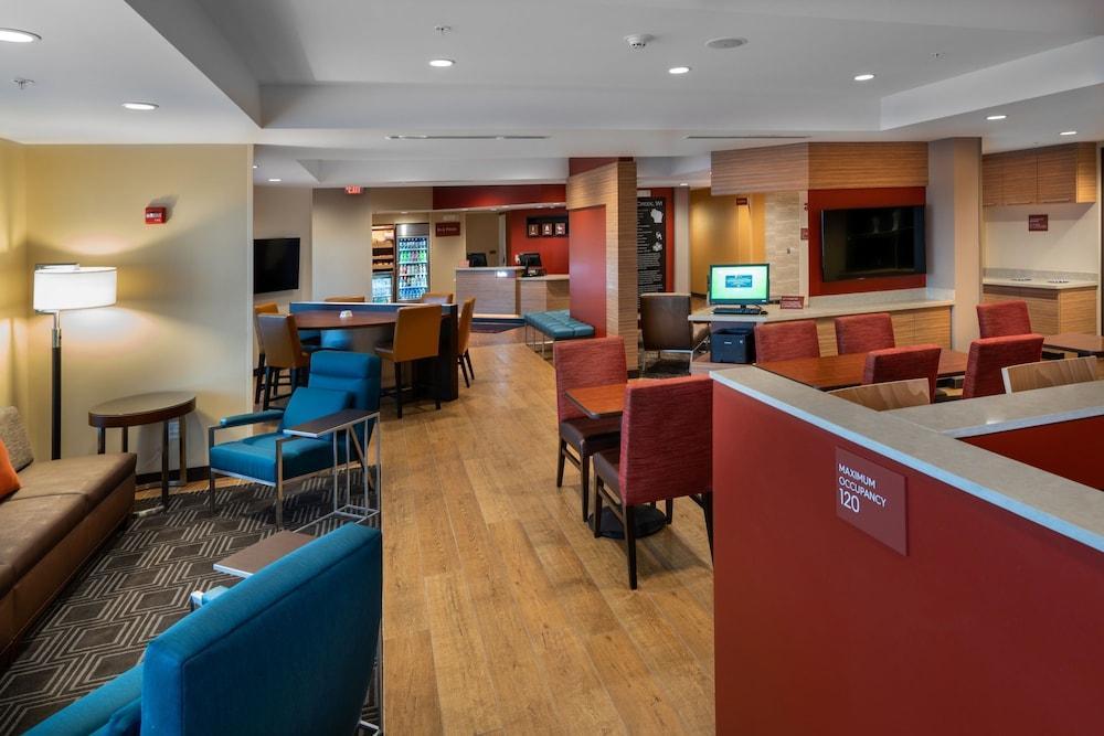 Towneplace Suites By Marriott Milwaukee Oak Creek Exterior photo