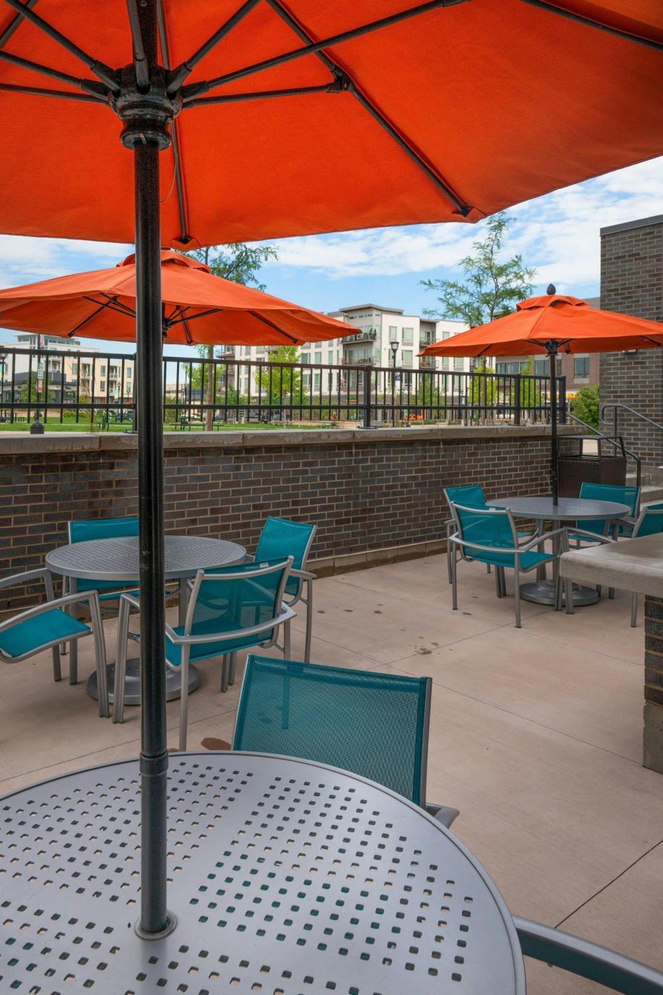 Towneplace Suites By Marriott Milwaukee Oak Creek Exterior photo
