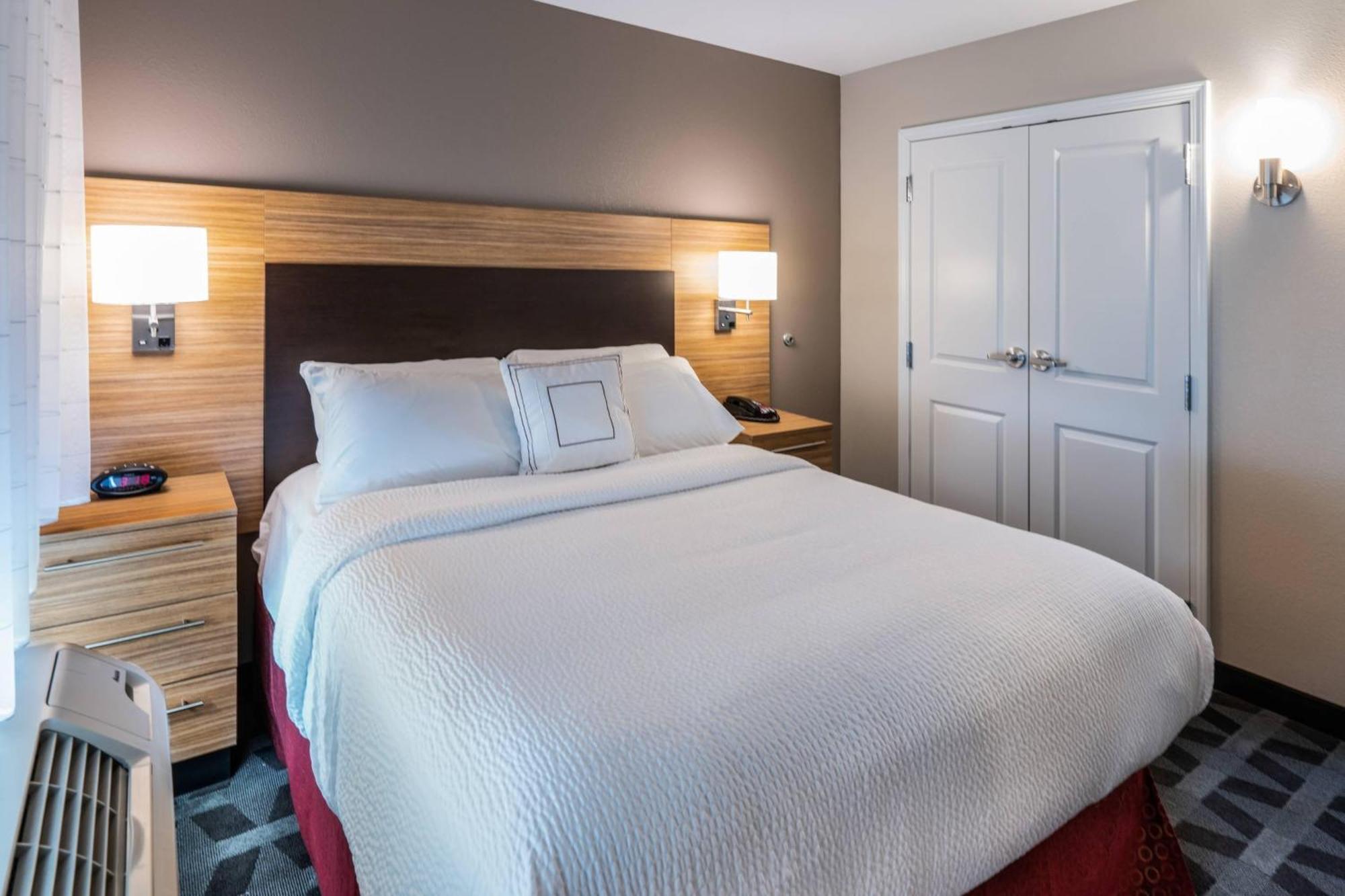Towneplace Suites By Marriott Milwaukee Oak Creek Exterior photo