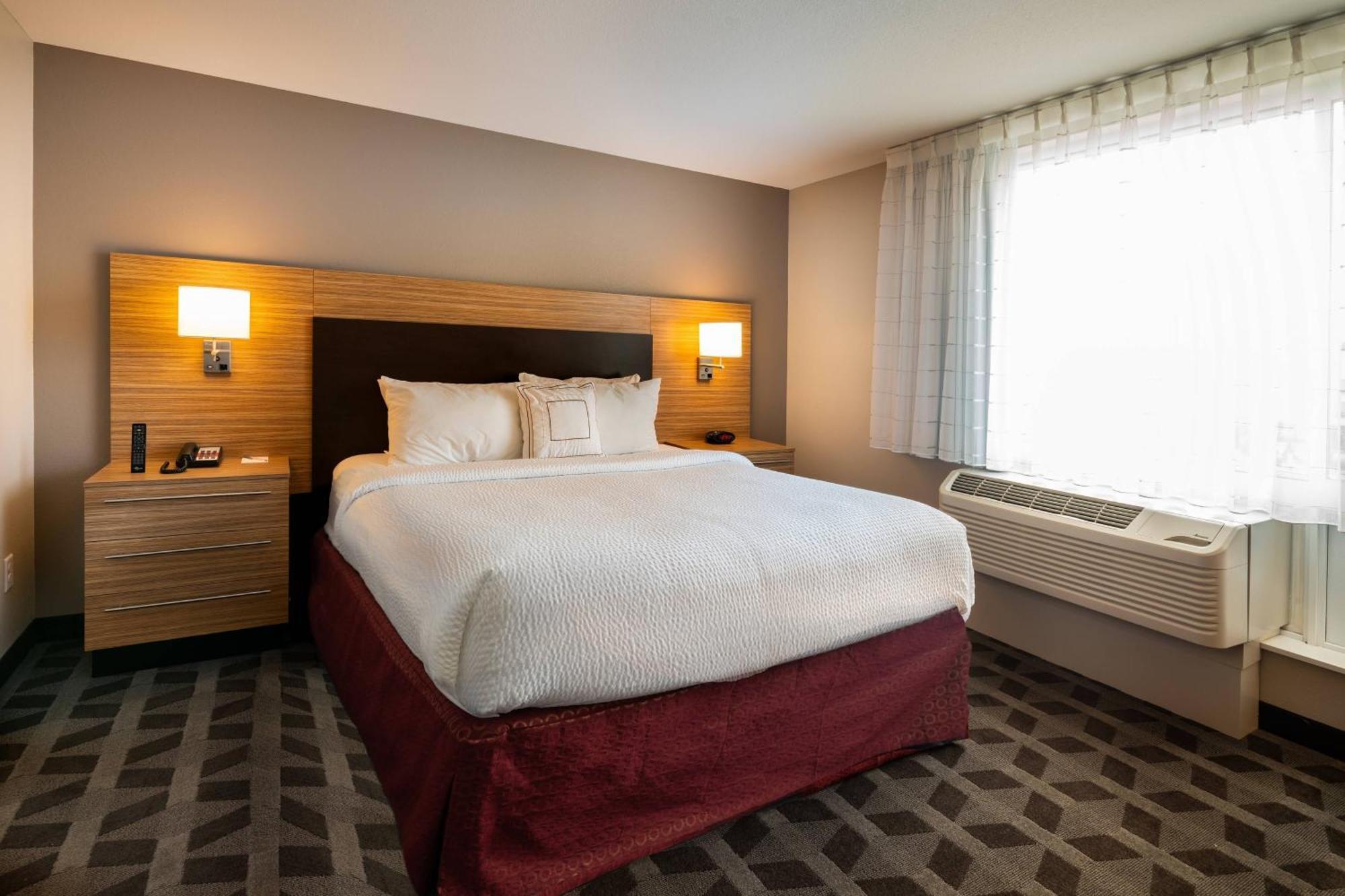 Towneplace Suites By Marriott Milwaukee Oak Creek Exterior photo