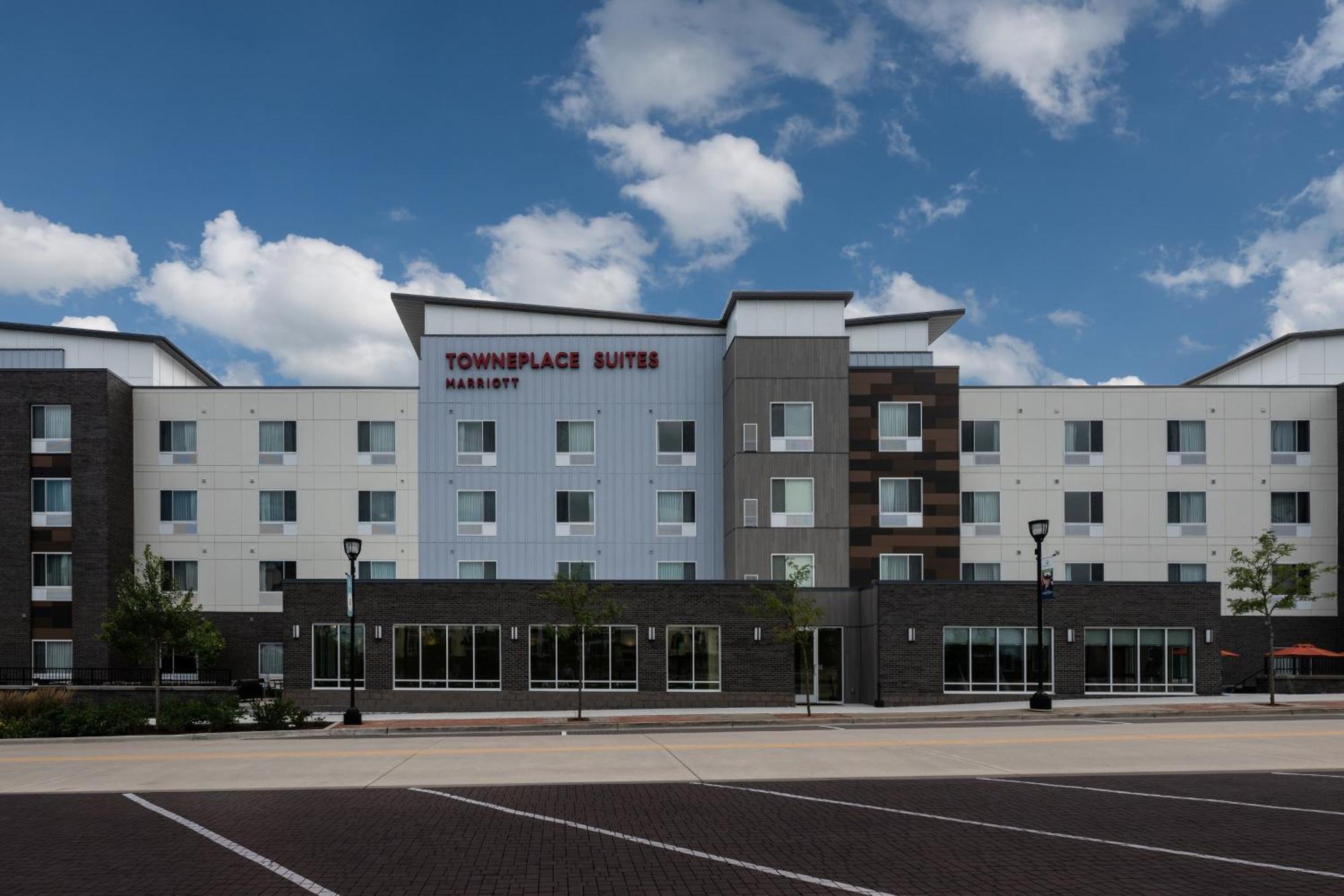 Towneplace Suites By Marriott Milwaukee Oak Creek Exterior photo